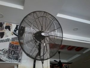 H3: Khung quạt cũng được làm bằng hợp kim, bảo vệ các linh kiện bên trong